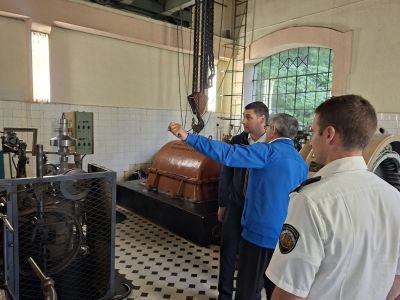 Енинци, казанлъчани, варненци и старозагорци посрещнаха к-н II ранг Радко Муевски и лейтенант Евгени Мичев