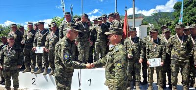 Военнослужещи от районите Карлово и Казанлък на 61 механизирана бригада мериха сили във вътрешен турнир по футбол 