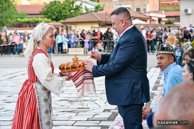 Карнавално шествие в Павел баня