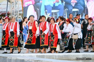 Карнавално шествие в Павел баня