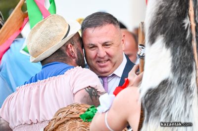 Карнавално шествие в Павел баня