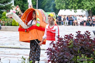 Карнавално шествие в Павел баня