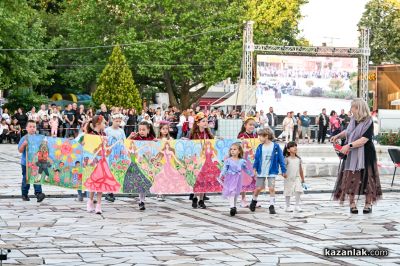Карнавално шествие в Павел баня