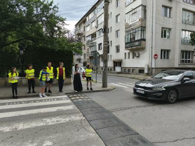 Ученици от ОУ „Мати Болгария“ се включиха в кампания за пътна безопасност