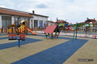Двоен празник: В Гурково откриха обновения Детски кът „Магариада“ в Деня на детето