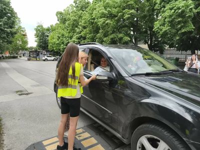 Ученици от ОУ „Мати Болгария“ се включиха в кампания за пътна безопасност