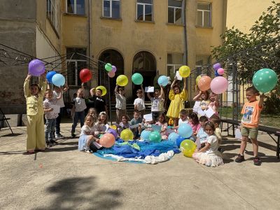 Весел празник по случай Деня на детето се състоя е казанлъшката библиотека “Искра“ / Новини от Казанлък