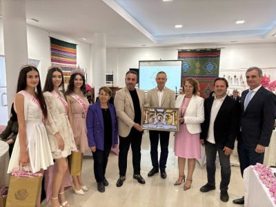 Кметът на Община Казанлък посрещна делегации от побратимени и приятелски градове на Казанлък 