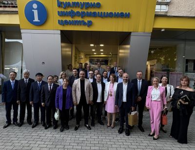 Кметът на Община Казанлък посрещна делегации от побратимени и приятелски градове на Казанлък  / Новини от Казанлък