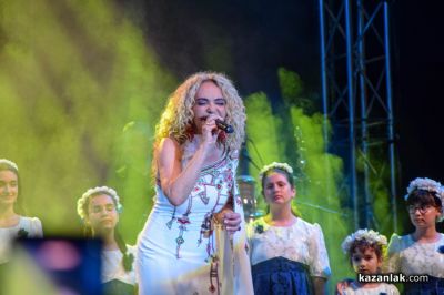 Певицата Ищар и групата The Gypsies в Казанлък 