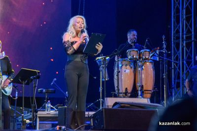 Певицата Ищар и групата The Gypsies в Казанлък 