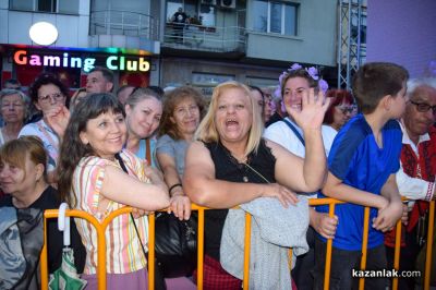 Певицата Ищар и групата The Gypsies в Казанлък 
