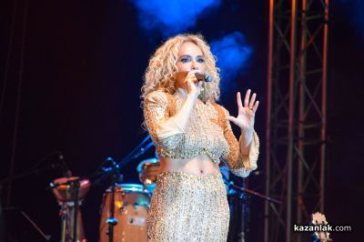 Певицата Ищар и групата The Gypsies в Казанлък 