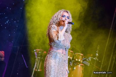 Певицата Ищар и групата The Gypsies в Казанлък 