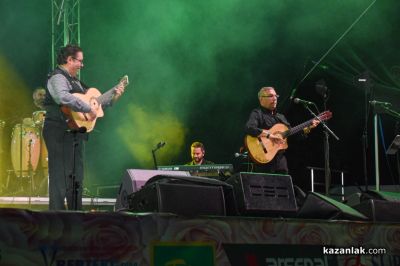 Певицата Ищар и групата The Gypsies в Казанлък 