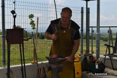 Кулинарни изкушения от шеф-готвачи от Hell“s Kitchen и традиционни занаяти привлякоха десетки посетители в Археокомплекс „Долината на тракийските царе“