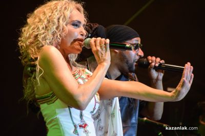 Певицата Ищар и групата The Gypsies в Казанлък 