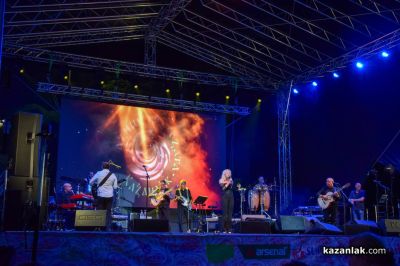 Певицата Ищар и групата The Gypsies в Казанлък 