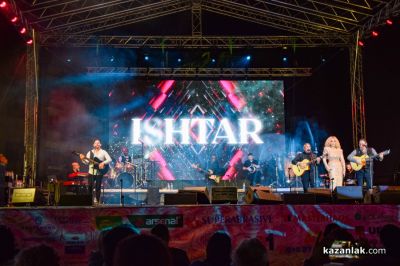 Певицата Ищар и групата The Gypsies в Казанлък 