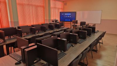 STEM среда и високотехнологично оборудване в ПГ „Иван Хаджиенов“