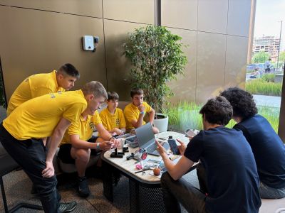Отбор „CyberRobo” с купа „Шампион“ от националното състезание „Роботика за България“