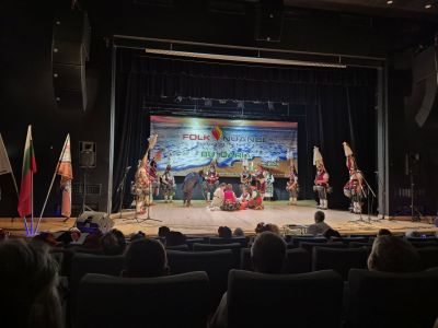 Кукерите от Шейново се завърнаха с отличия от международен фестивал