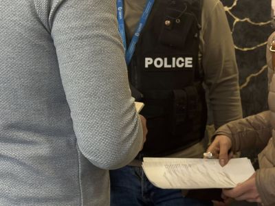 Пътен конфликт между казанлъчанин и румънец завърши с щети по единия автомобил / Новини от Казанлък