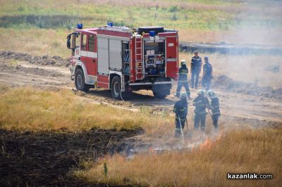 Над 100 участници се включиха в мащабно учение за гасене на горски пожари в местността “Тюлбе“ в Казанлък