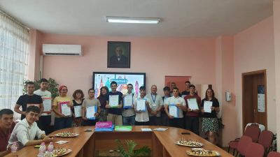 Ученици и преподаватели от ПГ „Иван Хаджиенов“ - Казанлък трупаха знания и опит по „Еразъм+“