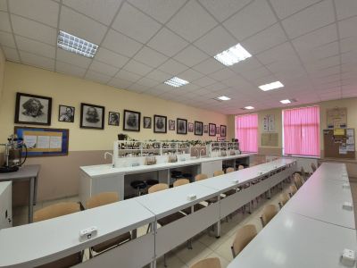 Доц. д-р Калоян Дамянов проведе поредица от срещи в Казанлък, посветени на развитието на науката, образованието и подготовката на младите хора