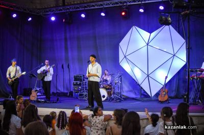 Певецът Роби изнесе невероятен концерт в комплекс “Дамасцена“