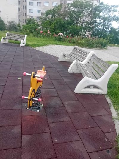 Продължава обновяването на детските площадки в Казанлък