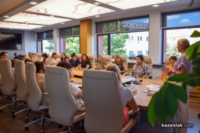 “Кулинарен каталог на Розовата долина“, издаден от Община Казанлък, съхранява местните кулинарни традиции