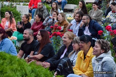 “Мръсните мисли на Капитана, Кючуков и Донски“ - стендъп комеди шоу в “Дамасцена“