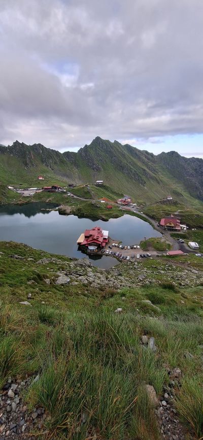 Групата на СК „Планинско бягане и туризъм - Казанлък“ покори първенеца на Румъния - връх Молдовяну