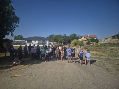 Доброволци почистиха района около язовир “Жребчево“ и отправиха силно послание в защита на природата