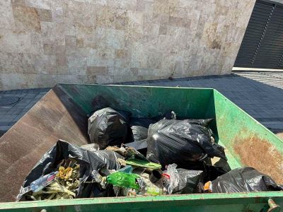 Доброволци почистиха района около язовир “Жребчево“ и отправиха силно послание в защита на природата