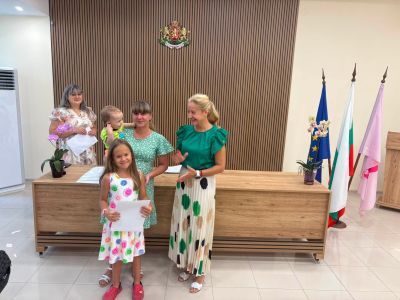 Ново начало за 36 казанлъшки семейства с подкрепата на Община Казанлък 