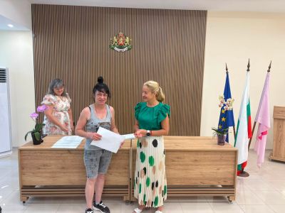 Ново начало за 36 казанлъшки семейства с подкрепата на Община Казанлък 