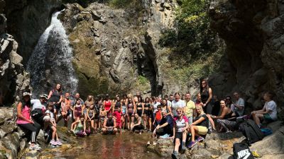 Над 50 участници се включиха в поход до Мъглижкия водопад / Новини от Казанлък