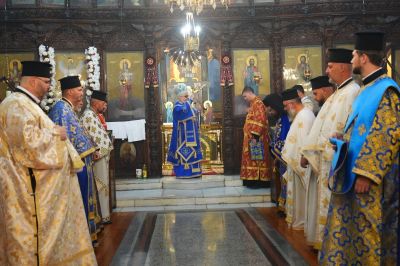 Казанлък отбеляза Успение Богородично с празнична литургия, възглавена от митрополит Киприан
