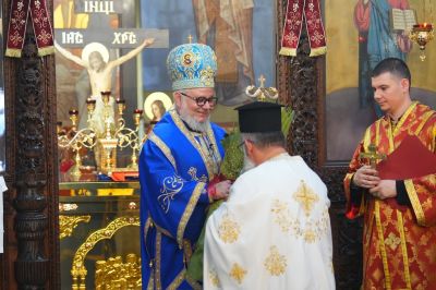 Казанлък отбеляза Успение Богородично с празнична литургия, възглавена от митрополит Киприан