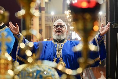 Казанлък отбеляза Успение Богородично с празнична литургия, възглавена от митрополит Киприан / Новини от Казанлък