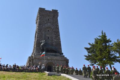 Хиляди българи почетоха 149-тата годишнина от Шипченската епопея