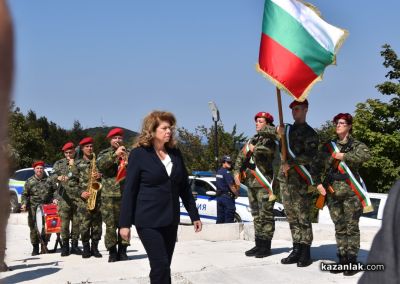 Хиляди българи почетоха 149-тата годишнина от Шипченската епопея