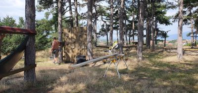 Доброволци вдъхват нов живот на Горската класна стая край Енина