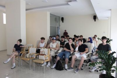 Младежи от 4 държави черпят опит от екологичните политики на Казанлък 
