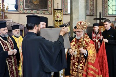 С водосвет и молебен митрополит Киприан отбеляза своя имен ден