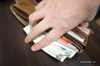 Джебчии обраха възрастен мъж на пазара в Казанлък посред бял ден  / Новини от Казанлък