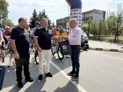 Кметът на Павел баня даде старт на четвъртия етап от Международната колоездачна обиколка на България 